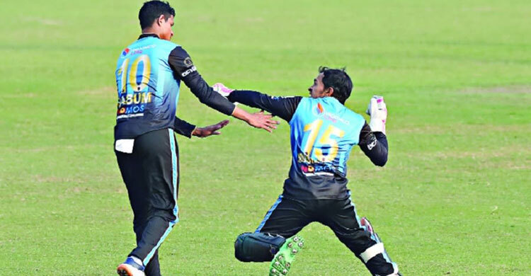 Mushfiq apologises to Nasum for misbehaving on the field