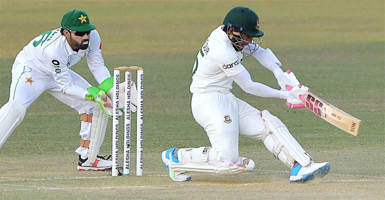 লিড নিয়েও হতাশায় দিন শেষ করলো বাংলাদেশ