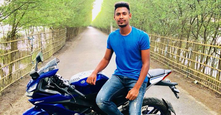 হাট থেকে কিনে নয়, বাড়িতে থাকা মহিষটিই কুরবানি দেবেন মোস্তাফিজ!