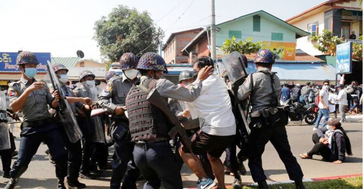 Anger over arrests in Myanmar at anti-coup protests