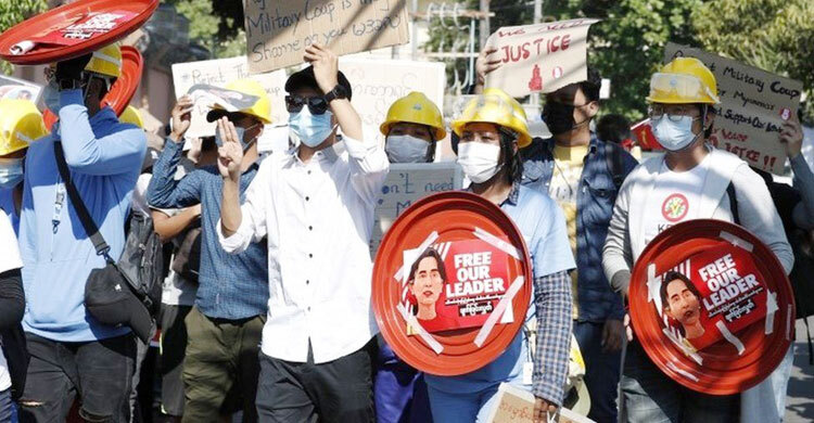 Myanmar coup: US announces sanctions on leaders