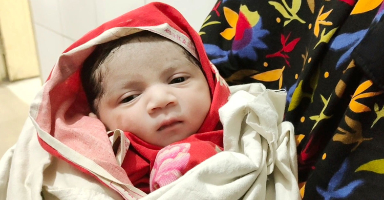 অ্যাকাউন্টে প্রায় ১৪ লাখ টাকা জমা, লভ্যাংশ খরচের আর্জি হাইকোর্টে