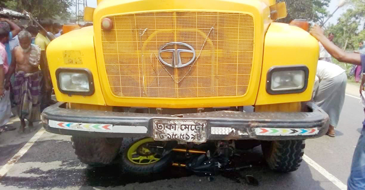 বেপরোয়া ট্রাক কেড়ে নিল প্রকৌশলীর প্রাণ