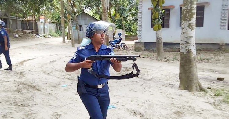 ময়মনসিংহে ছাত্রদলের সঙ্গে পুলিশের ধাওয়া-পাল্টা ধাওয়া, আহত ১০