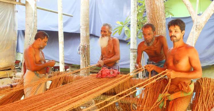 নেছারাবাদে ছোবড়া শিল্পে অপার সম্ভাবনা