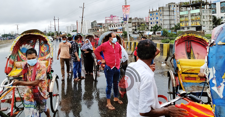 শিমরাইল-সাইনবোর্ডে রিকশা ও ইজিবাইকের দাপট
