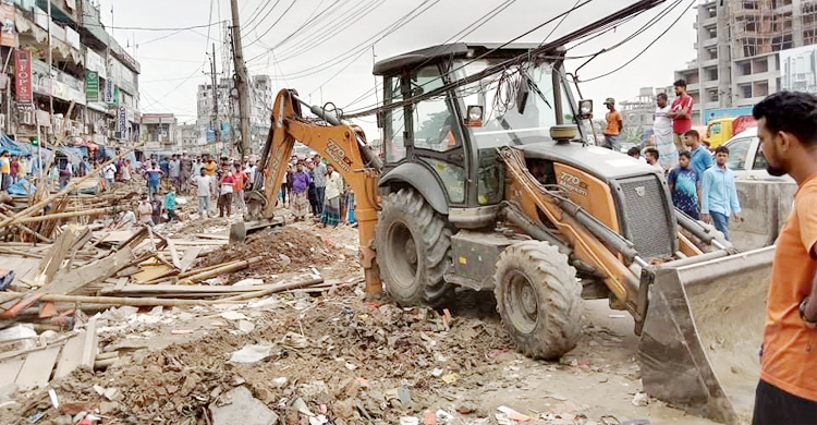 ঢাকা-চট্টগ্রাম মহাসড়কে তিন শতাধিক অবৈধ স্থাপনা উচ্ছেদ