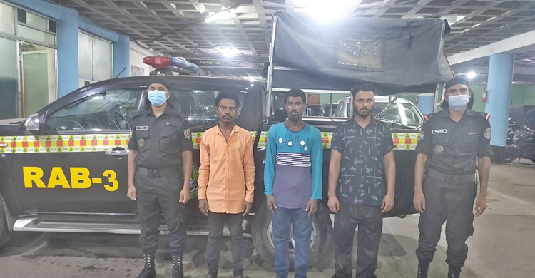 সিদ্ধিরগঞ্জে ২০ কেজি গাঁজাসহ গ্রেফতার ৩