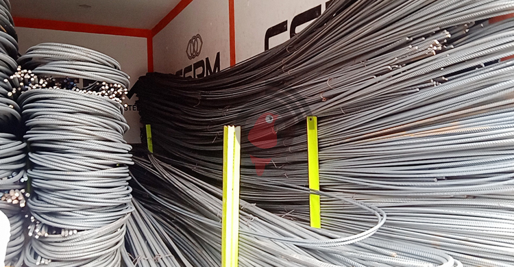 নারায়ণগঞ্জে রডের দামে অস্থিরতা, ব্যবসা সামলাতে হিমশিম