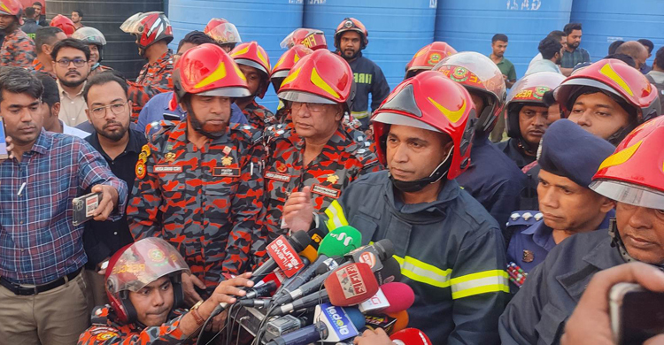 কেমিক্যাল কারখানার আগুন নিয়ন্ত্রণ কঠিন ছিল: ফায়ার সার্ভিস