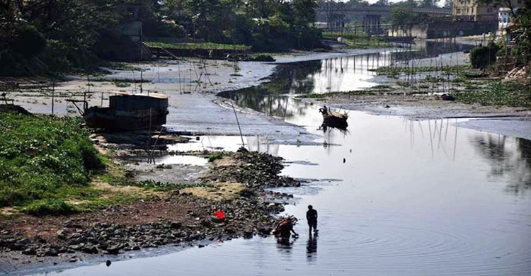 শীতলক্ষ্যা দূষণের অভিযোগে না’গঞ্জের ৪ কারখানার বিরুদ্ধে মামলা