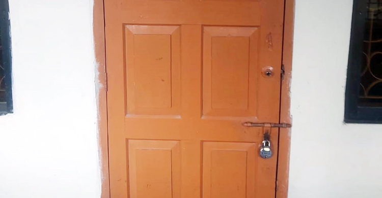 ২০ দিন ধরে সহকারী প্রকৌশলীর কার্যালয়ে ঝুলছে তালা