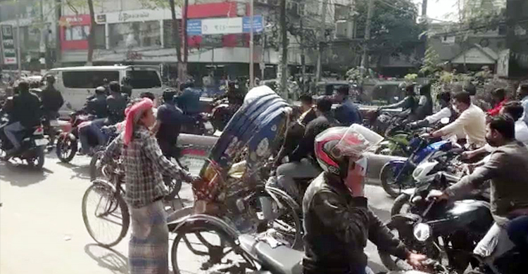 নারায়ণগঞ্জে পত্রিকা অফিসে হামলা