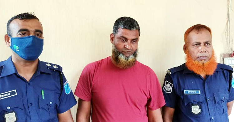 হত্যার ভয় দেখিয়ে পুত্রবধূকে ধর্ষণ, শ্বশুর গ্রেফতার