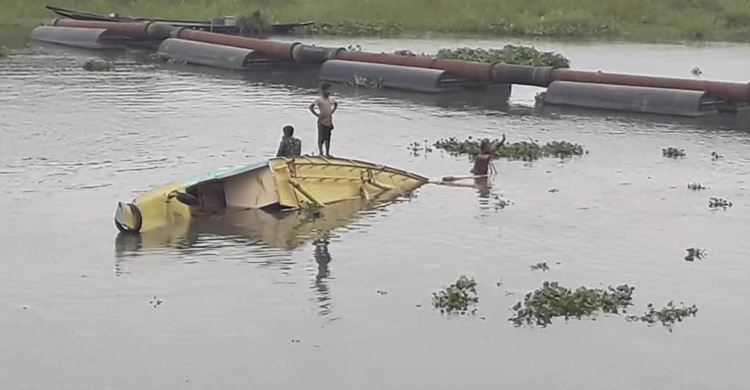 ১০ টাকা দরের ৪০০ বস্তা চালসহ নৌকাডুবি