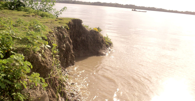 সুগন্ধা-বিষখালীর ভাঙন হুমকিতে স্কুলসহ শতাধিক স্থাপনা-প্রতিষ্ঠান