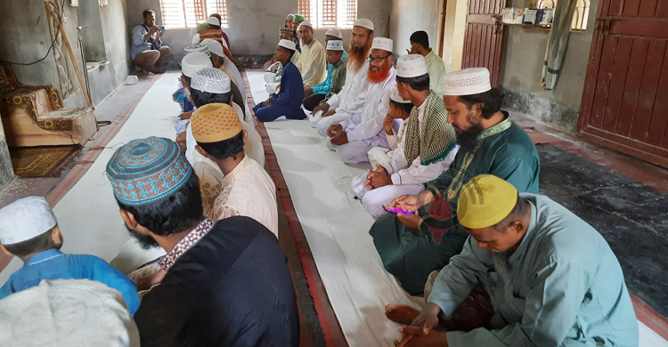 বিরামপুরে ঈদের নামাজ পড়লেন ১৫ গ্রামের মানুষ
