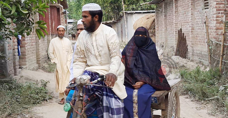 বিরামপুরে ঈদের নামাজ পড়লেন ১৫ গ্রামের মানুষ