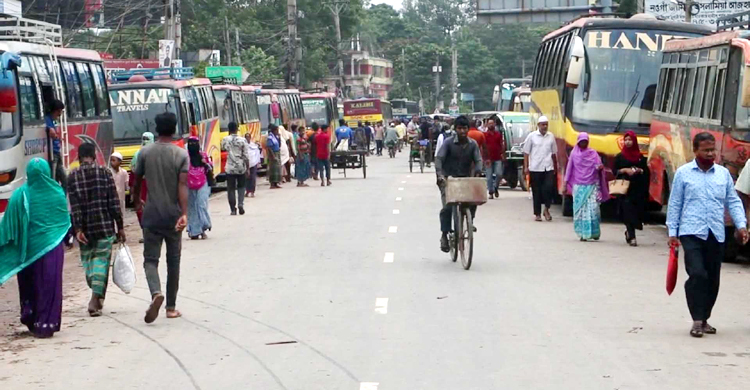 ২১ ঘণ্টা পর নওগাঁর অভ্যন্তরীণ সবরুটে বাস চলাচল শুরু