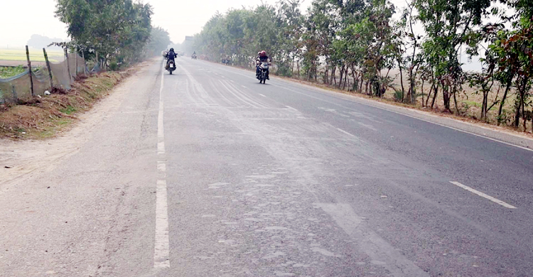 নওগাঁয় ৩৫ কিলোমিটার আঞ্চলিক মহাসড়কের উদ্বোধন