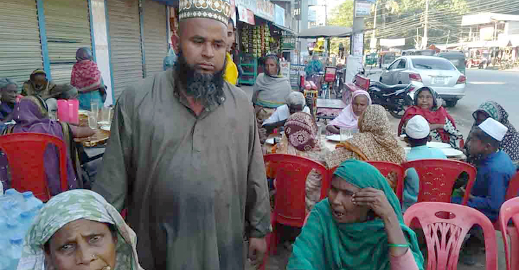 ২৫ টাকা বেতনের হোটেল বয় এখন মালিক