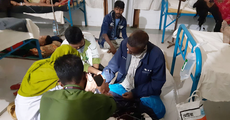 নওগাঁয় মাদরাসা পরিচালনা পরিষদের বৈঠকে বহিরাগতদের হামলা