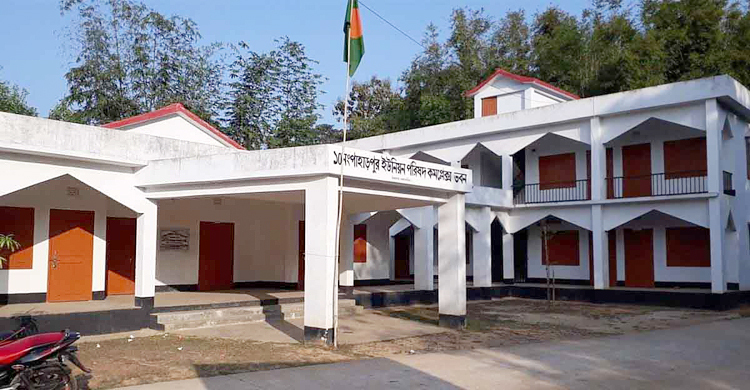 ইভিএম বাতিল চেয়ে স্বতন্ত্র প্রার্থীর আবেদন