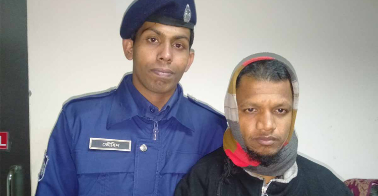 পুলিশ কনস্টেবলের চেষ্টায় মূক-বধির যুবক ফিরে পেল পরিবার