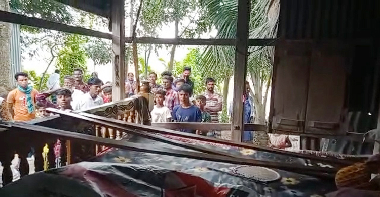 নরসিংদীতে পোস্টার ছেঁড়া নিয়ে হামলা, ১০ বাড়িঘর ভাঙচুর