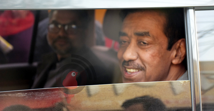 গাড়িতে বসে বিএনপির গণমিছিল দেখলেন শামীম ওসমান