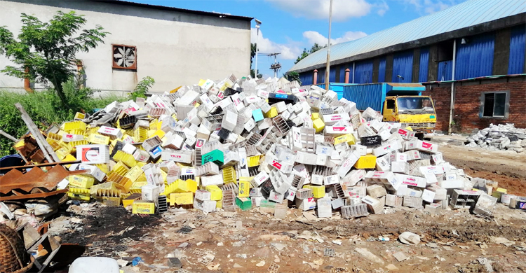 বিষাক্ত সিসা দিয়ে ব্যাটারি উৎপাদন, ৩ কারখানাকে ৭ লাখ টাকা জরিমানা