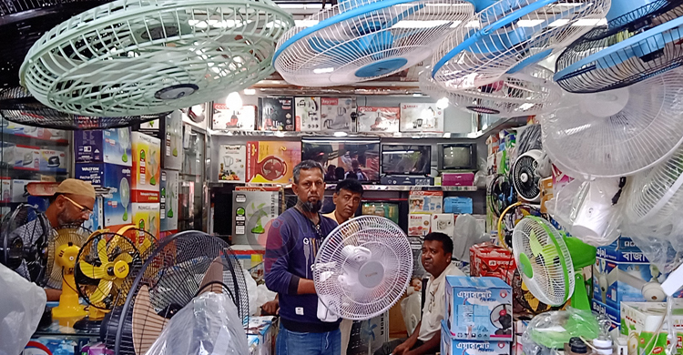 চার্জার ফ্যানে ১০০০, লাইটে বেড়েছে ৩০০ টাকা