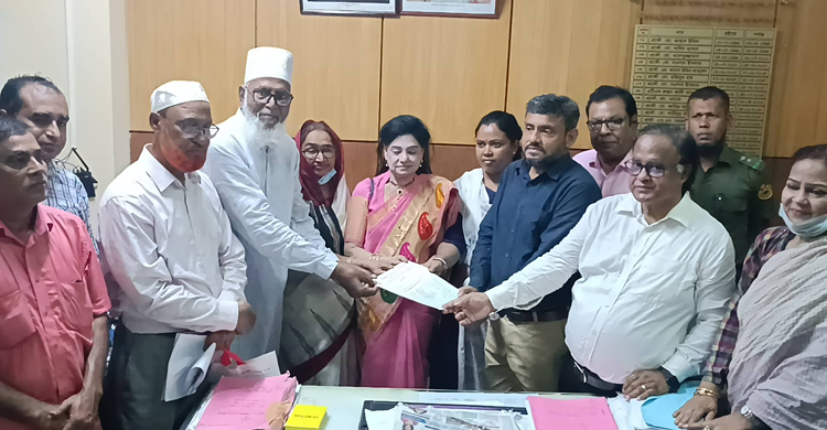 নারায়ণগঞ্জে গ্যাসের দাবিতে তিতাসের আঞ্চলিক কার্যালয় ঘেরাও