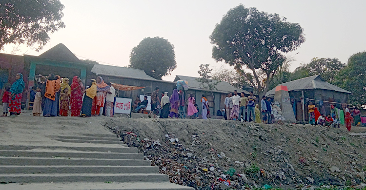 মরদেহের জন্য শীতলক্ষ্যা পাড়ে স্বজনদের অপেক্ষা