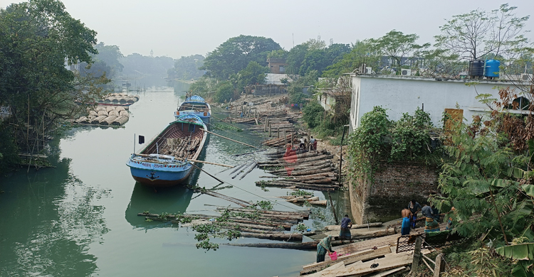 খরস্রোতা ‘মারিখালী’ এখন মরা নদ