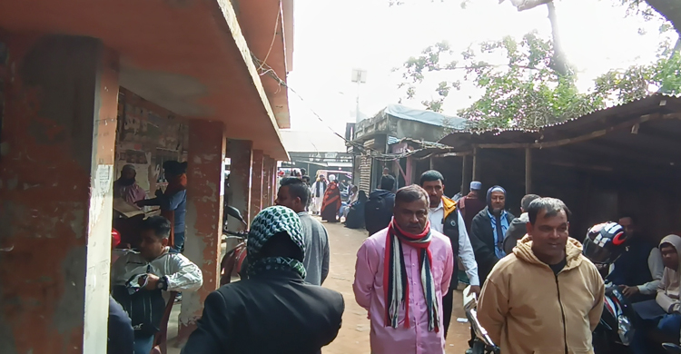 সোনারগাঁ সাব-রেজিস্ট্রি অফিস, ১৯ দিন ধরে শূন্য সাব-রেজিস্ট্রার পদ, ভোগান্তি
