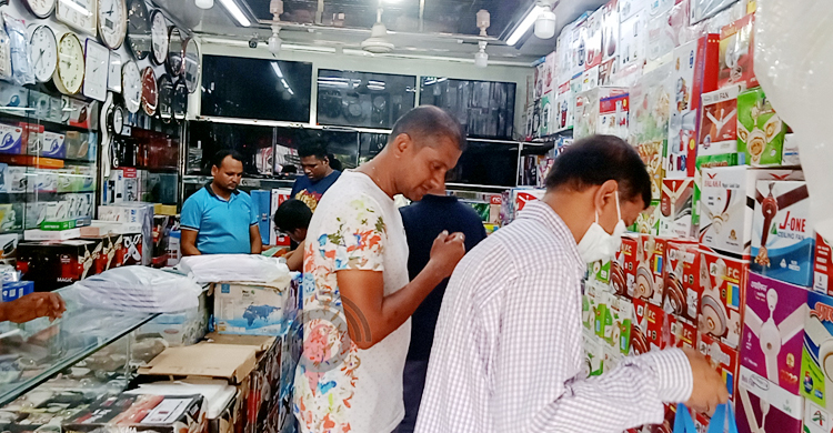 চার্জার ফ্যানে ১০০০, লাইটে বেড়েছে ৩০০ টাকা