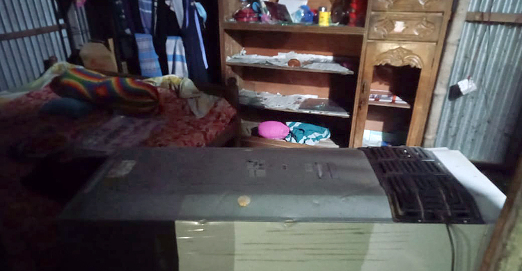 আধিপত্য বিস্তার নিয়ে পাল্টাপাল্টি হামলা, আহত ১০