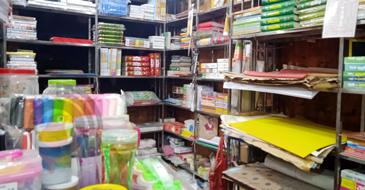 দাম বাড়ছে স্টেশনারি পণ্যের, খুচরা ব্যবসায়ীদের মাথায় হাত