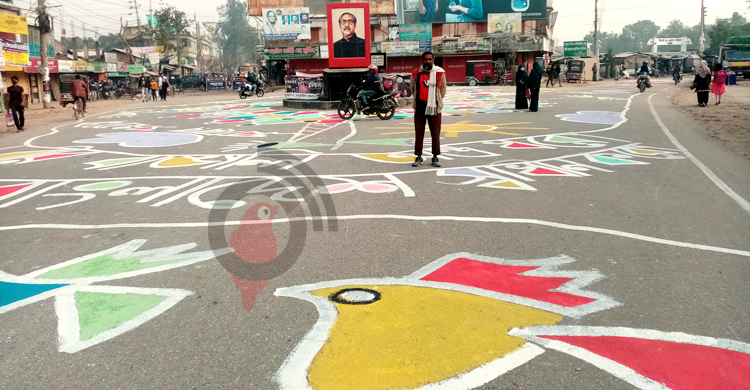 ৩ কিলোমিটার পথচিত্র আঁকলেন তিনশ শিল্পী