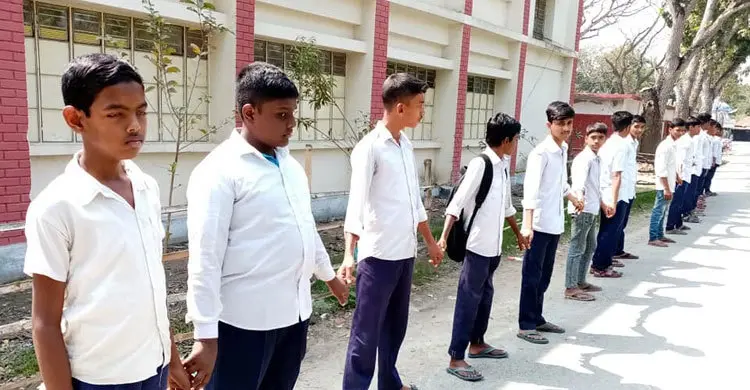 Molestation: Students seek headmaster's removal