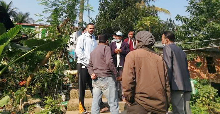 চিত্রা নদীর ভাঙন এলাকা পরিদর্শনে মাশরাফি