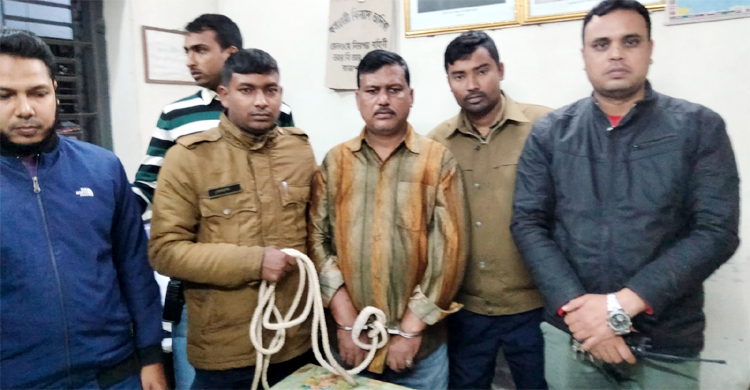 রাজশাহীতে ট্রেনের টিকিটসহ কালোবাজারি আটক