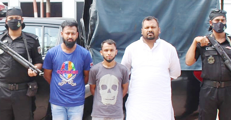 নারায়ণগঞ্জে বিদেশি পিস্তলসহ তিন যুবক আটক