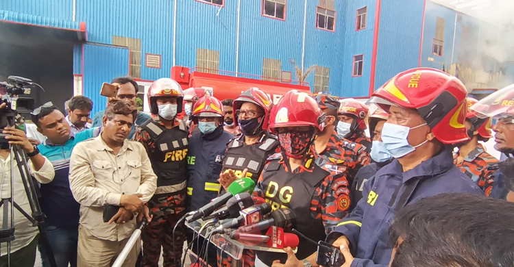 মেঘনা শিল্পাঞ্চলে কার্টন কারখানার আগুন নিয়ন্ত্রণে