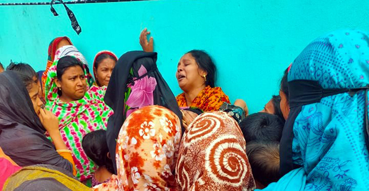 ফতুল্লায় গাছে যুবকের ঝুলন্ত লাশ