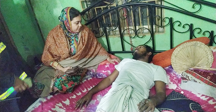 ঘরে তালা মেরে মসজিদে স্বামী, আগুনে পুড়ে মরলো স্ত্রী