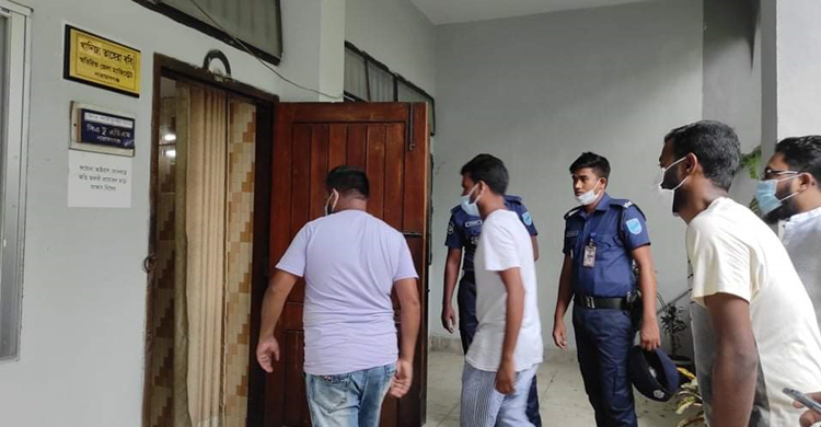 মসজিদে বিস্ফোরণ, তদন্ত কমিটির গণশুনানিতে ১৮ জনের সাক্ষ্যগ্রহণ