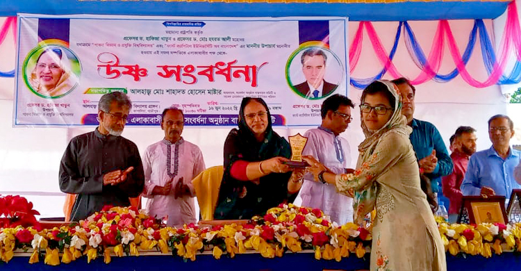 কাপাসিয়ায় দেশের প্রথম উপাচার্য দম্পতিকে সংবর্ধনা