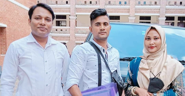 প্রেমের টানে লক্ষ্মীপুরে ছুটে এলেন আরও এক ইন্দোনেশিয়ান তরুণী